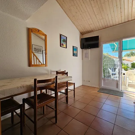 Maisonnette Proche Avec Piscine, Terrasse & Animaux Acceptes - Fr-1-476-56 Holiday home